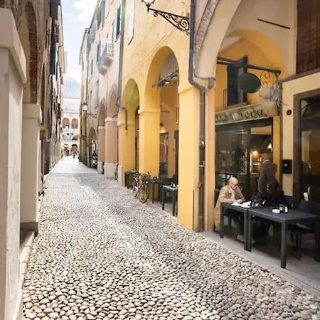 Dei Frutti In Pieno Centro - Il Gelso Daire *